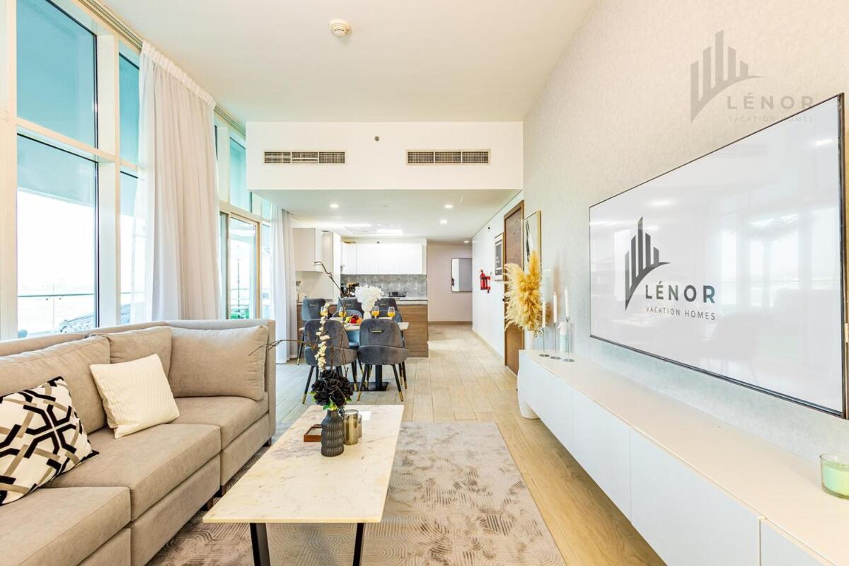 Modern 2br Glowing Palm Trees Near Downtown Apartment Dubai
