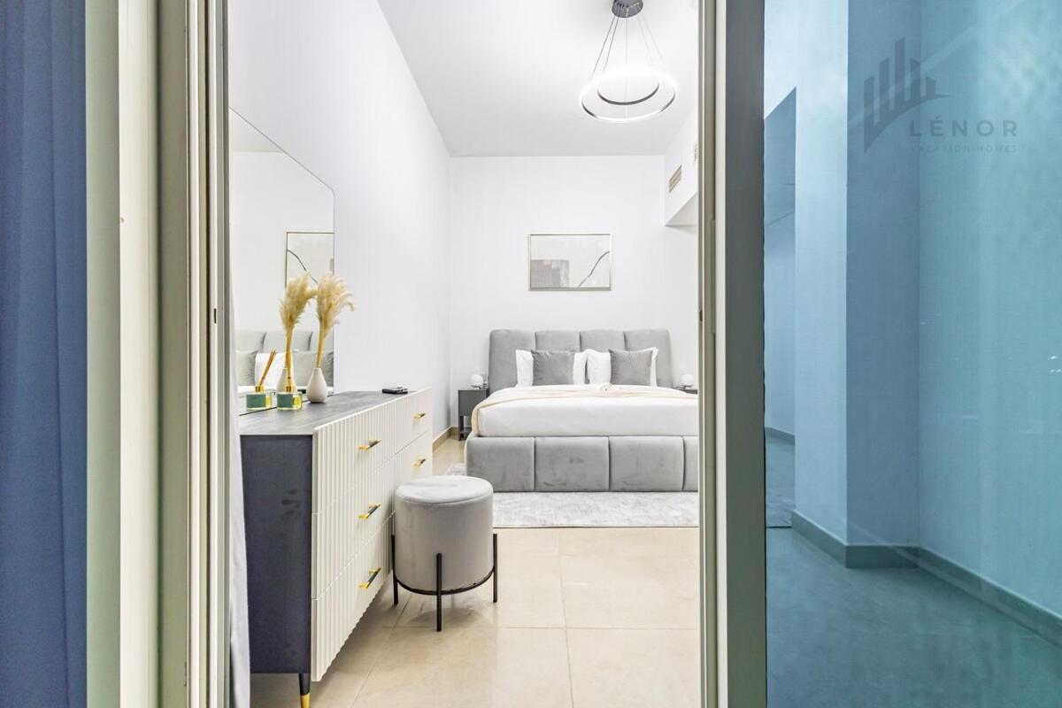 Modern 2br Glowing Palm Trees Near Downtown *