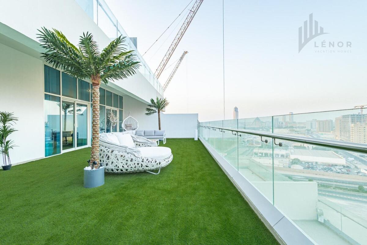 Modern 2br Glowing Palm Trees Near Downtown Apartment