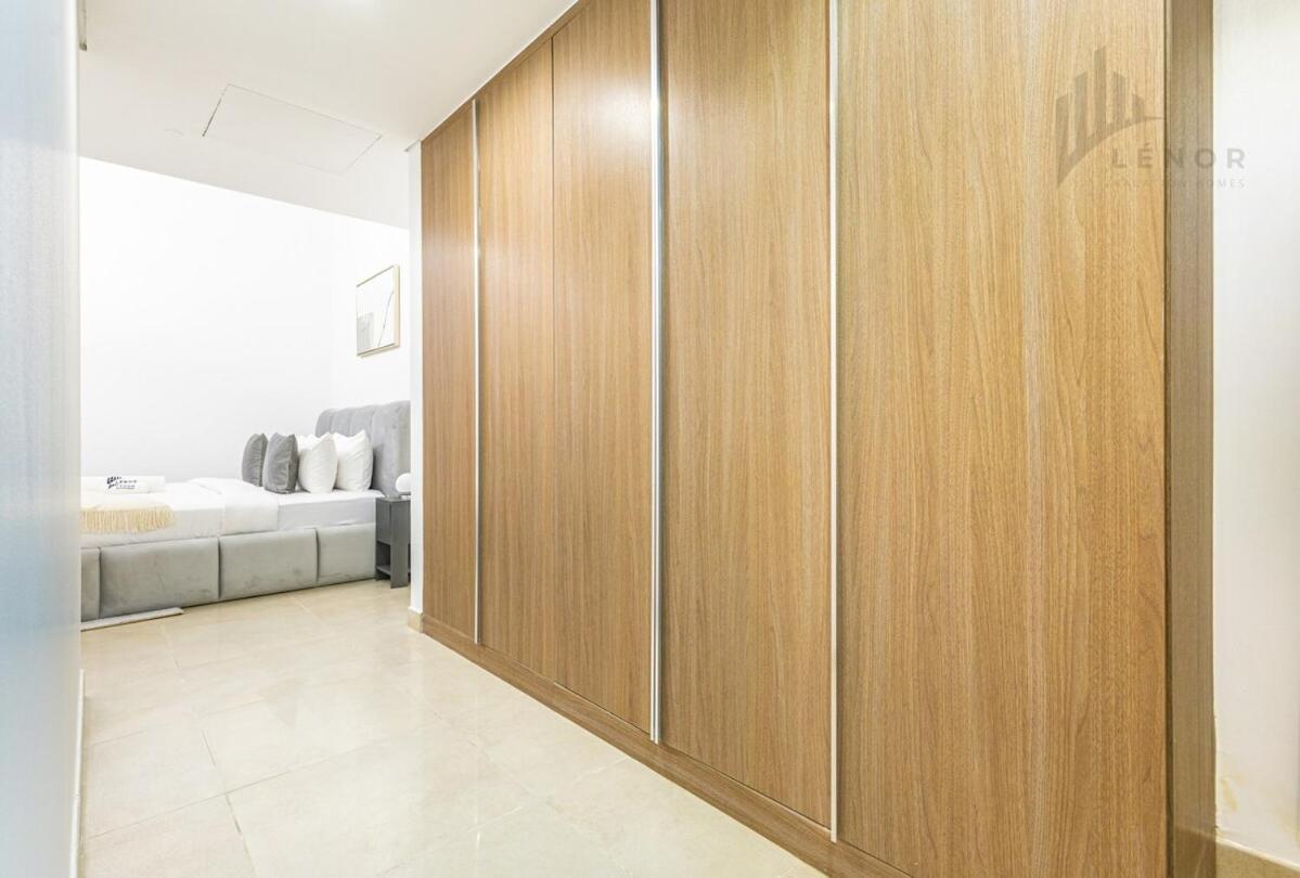 Modern 2br Glowing Palm Trees Near Downtown *