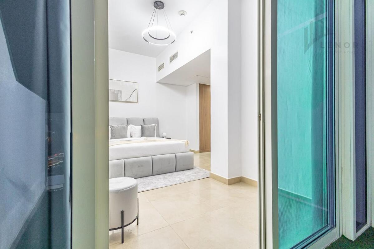 Modern 2br Glowing Palm Trees Near Downtown *