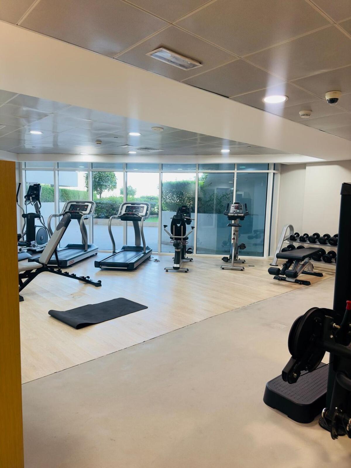 Modern 2br Glowing Palm Trees Near Downtown Apartment Dubai