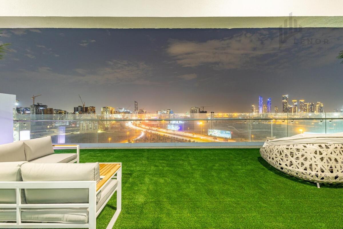 Modern 2br Glowing Palm Trees Near Downtown Dubai
